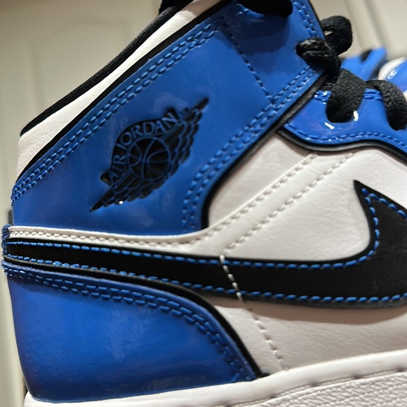 AJ1 signal blue 5.5 GS - Picture 2 of 5